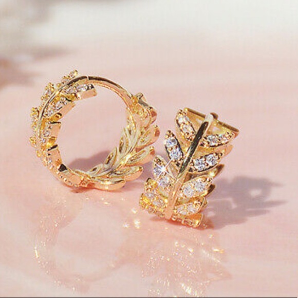 Jewelry - New 18k gold plated hoop earrings